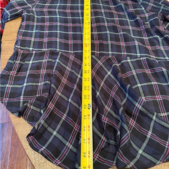 Lucky Brand Purple Plaid VNeck Shirt w flounce rear hem SZ XL - Picture 7 of 14